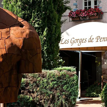 فندق Les Gorges De Pennafort 4*
